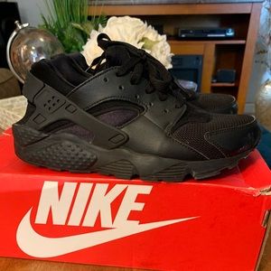 Black Nike Huarache Sneakers
